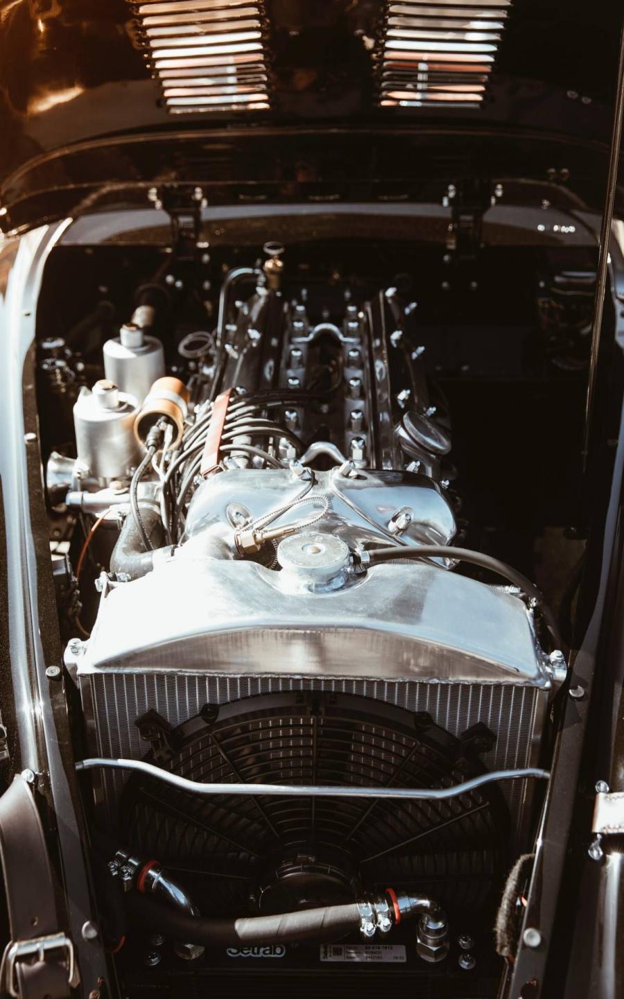 Детали создания Jaguar XK120 Roadster by Jaguar Classic Restores 1954 года  (фото 20 из 34)